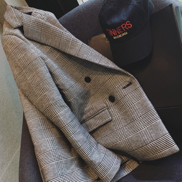 designer blazer - Picture 2 of 6